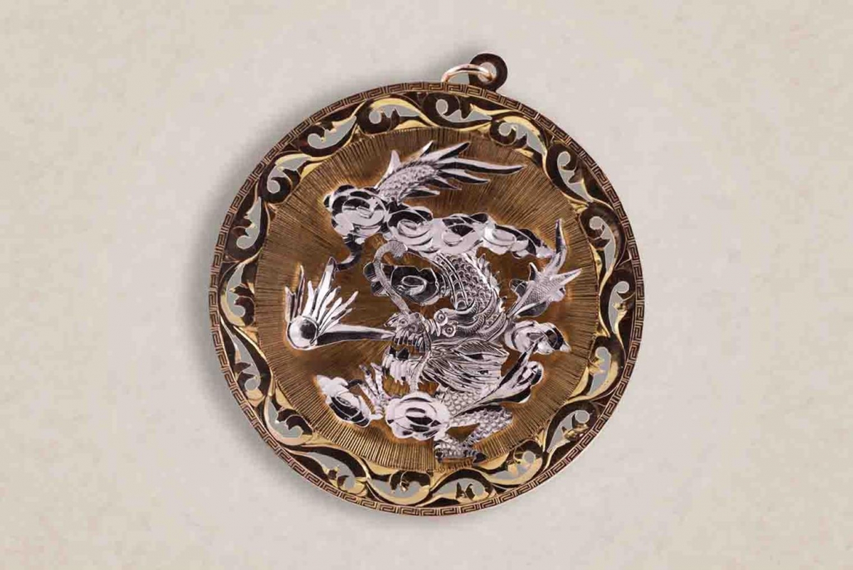 Dragon and Phoenix Gold Pendant