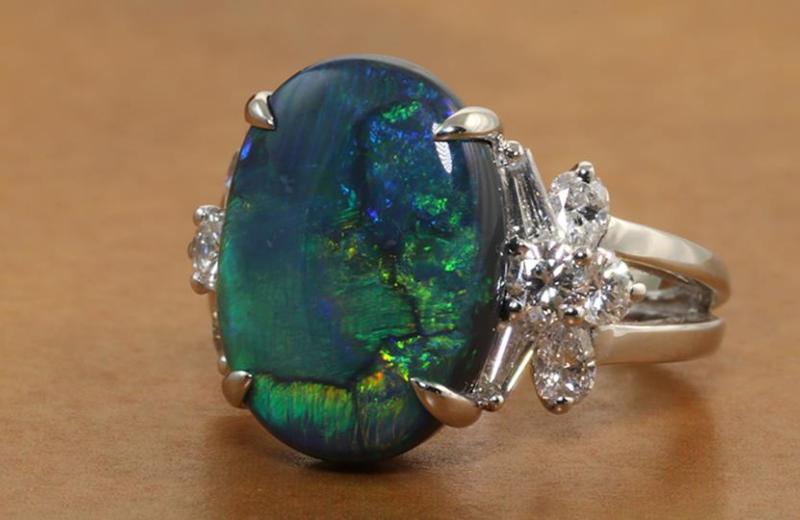 Gemstones Opal