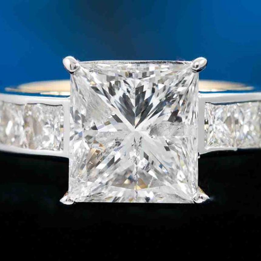 Louis Vuitton LV Diamonds Pavé V Ring