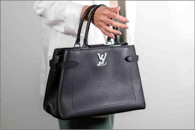 Louis Vuitton Lock It mm Black Taurillon