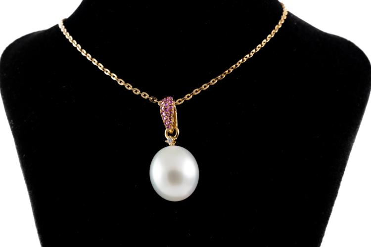 At Auction: PASPALEY, 18CT GOLD AND KESHI PEARL NECKLACE