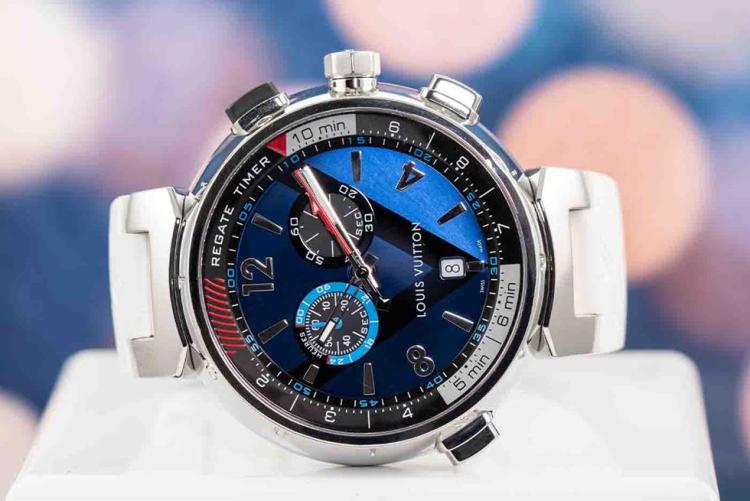 Sold at Auction: A Louis Vuitton Tambour Regatta Navy Men's Quartz  Chronograph Watch. Black LV rubber strap. Stainless steel case - 44mm. Blue  dial with two sub dials. Very good condition. New