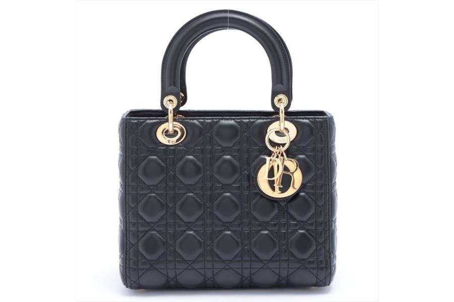 At Auction: Chanel Black Patent Leather CC Vanity Case
