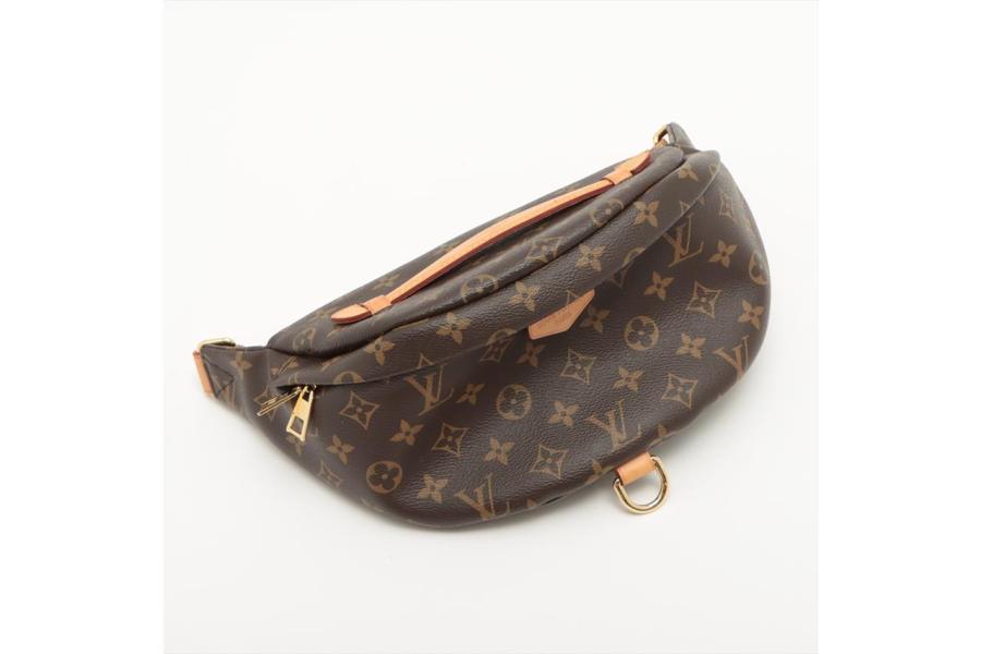 Louis Vuitton Monogram Fanny Pack / Waist Belt Bag sold at auction on 12th  January