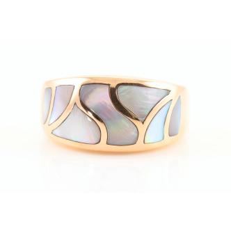 Mother of Pearl and 18ct Gold Ring
