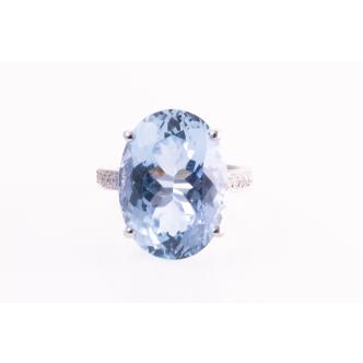 15.10ct Aquamarine and Diamond Ring