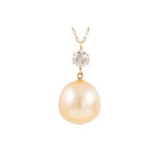 10.4mm Golden Pearl & Diamond Pendant
