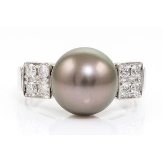 Bvlgari Pearl and Diamond Ring