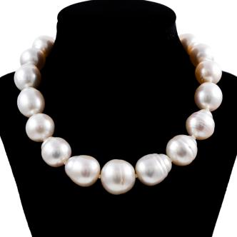 16.1-10.1mm Pearl and Diamond Necklace