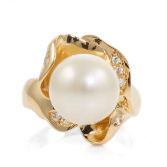 10.8mm South Sea Pearl and Diamond Ring